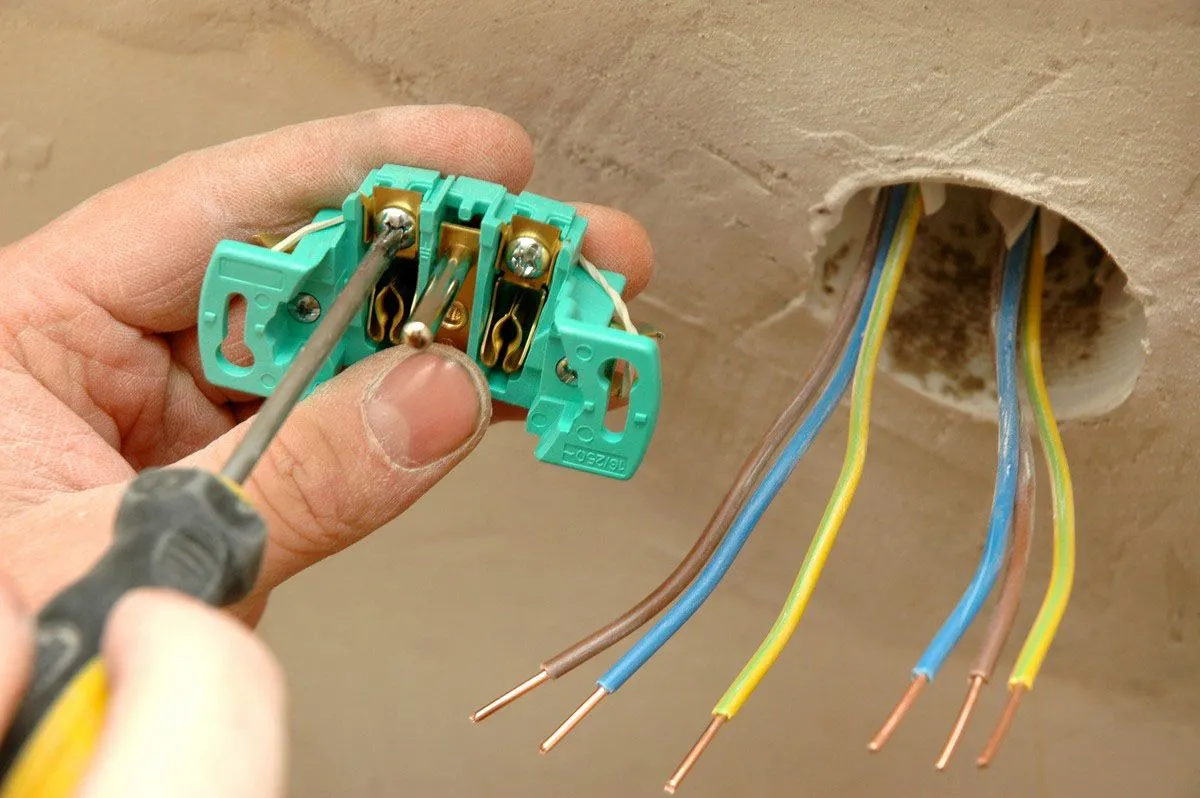 Electrical Panel Upgrade vs Replacement: What’s Best for You?
